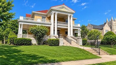 Property photo: 215 S 5th St, Independence, KS 67301