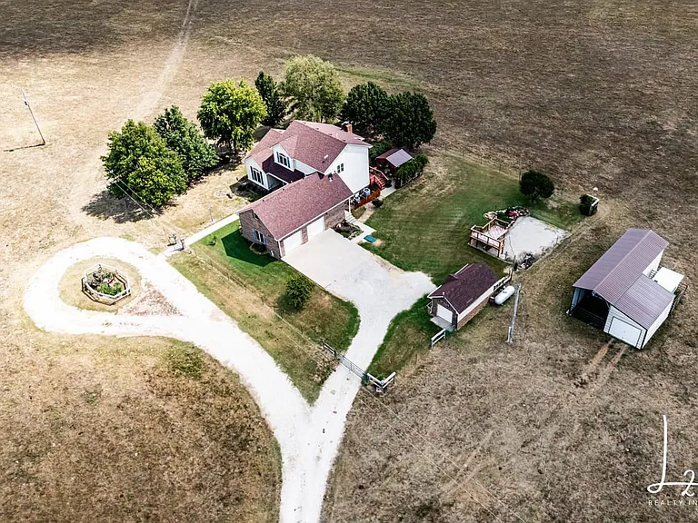Property photo: 3030 County Road 2700, Independence, KS 67301