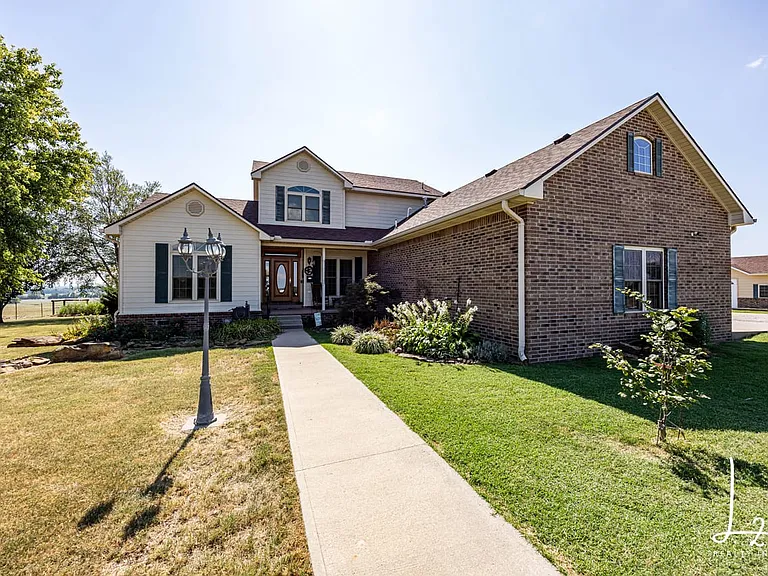 Property photo: 3030 County Road 2700, Independence, KS 67301