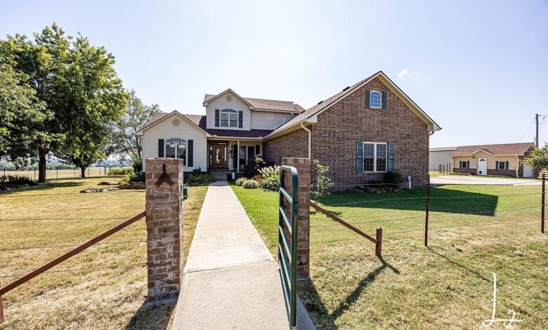 Property photo: 3030 County Road 2700, Independence, KS 67301