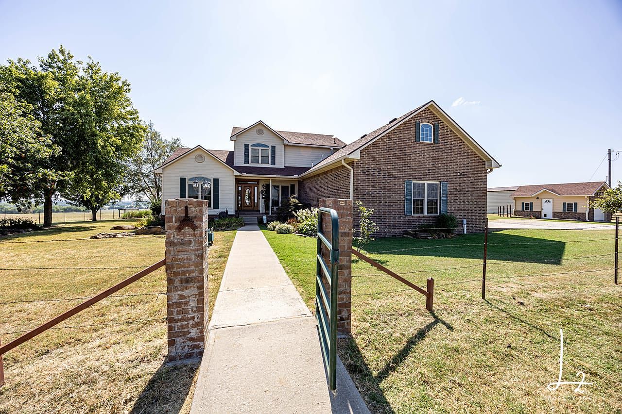 Property photo: 3030 County Road 2700, Independence, KS 67301
