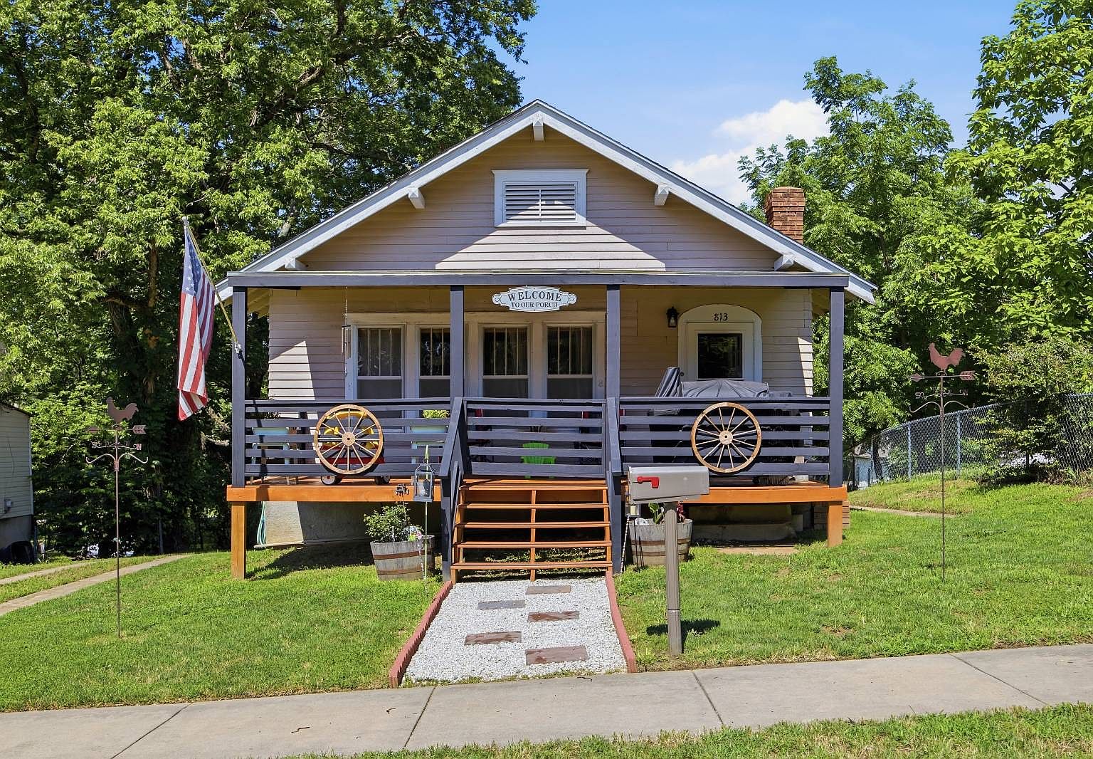Property photo: 813 S 5th St, Independence, KS 67301