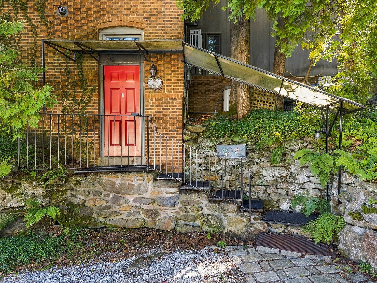 Property listing photograph