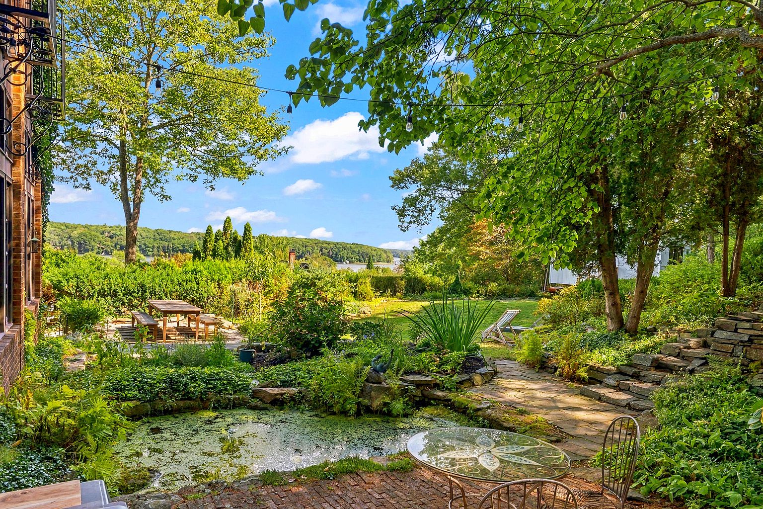 Property listing photograph
