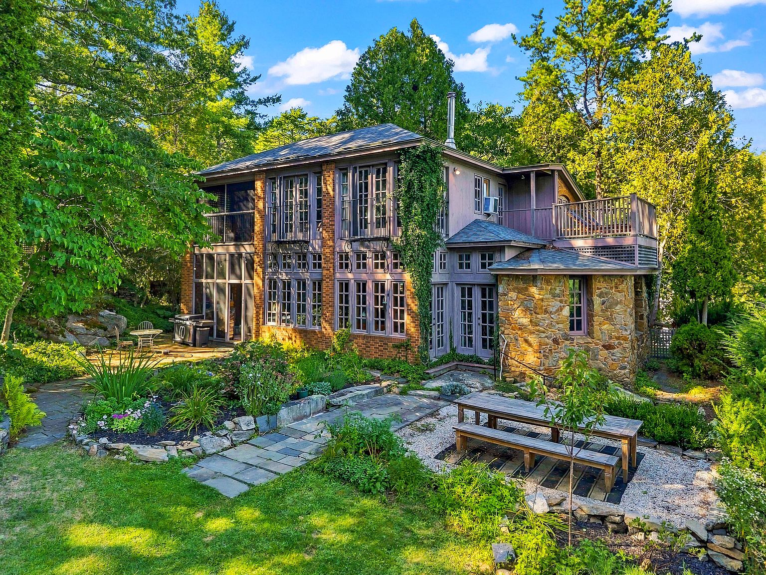 Property listing photograph