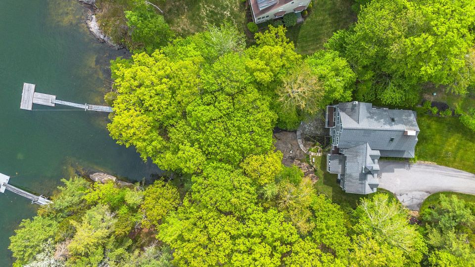 Property listing photograph