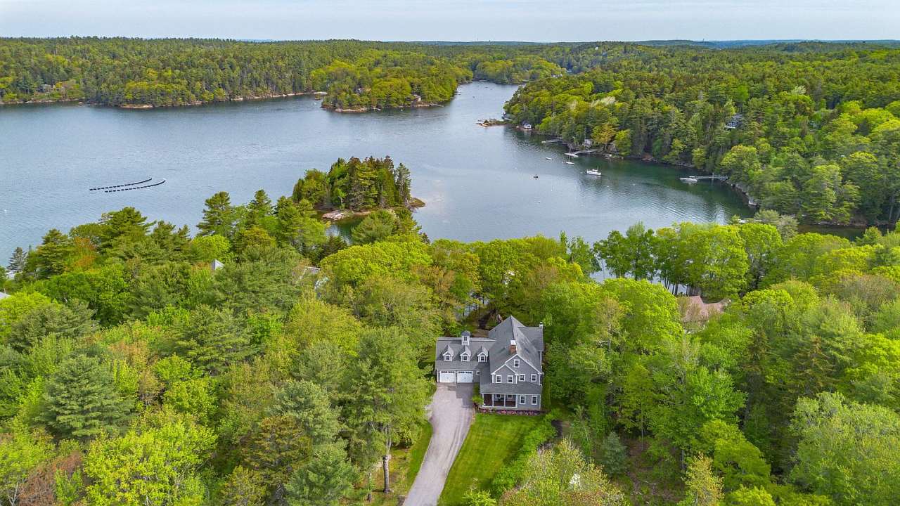 Property listing photograph