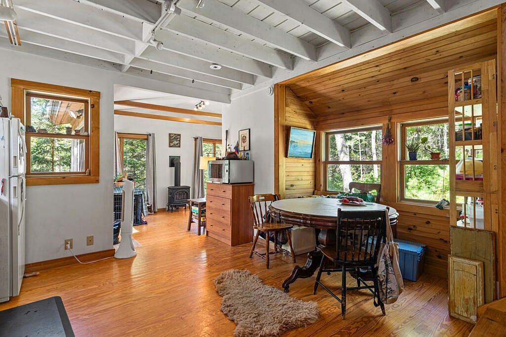 Property listing photograph