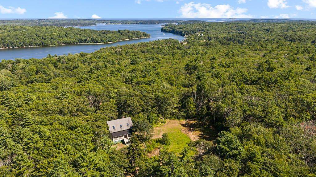 Property listing photograph